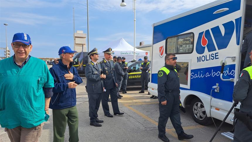 Il valore della donazione, la Guardia di Finanza di mare nella rete dell'Avis