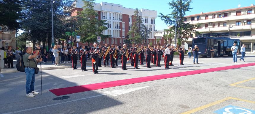 La cerimonia con l'Arma dei Carabinieri