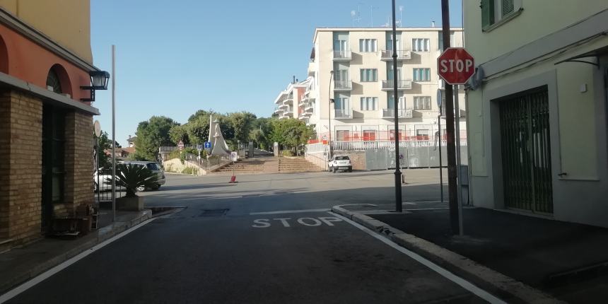 "Diminuiscono i posti auto nel centro storico, si riservino dei posti per residenti in via Cavour"