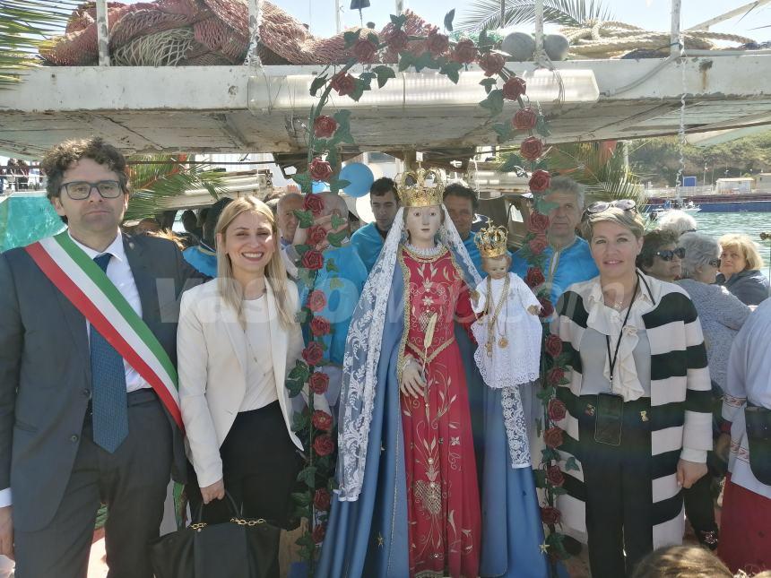 Madonna di Pennaluce, in tanti alla processione in mare: "Emozione di fede e tradizione" 