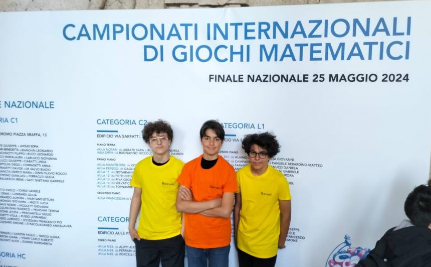 Alunni della Spataro e delle Paolucci a Milano alle finali dei Giochi Matematici della Bocconi