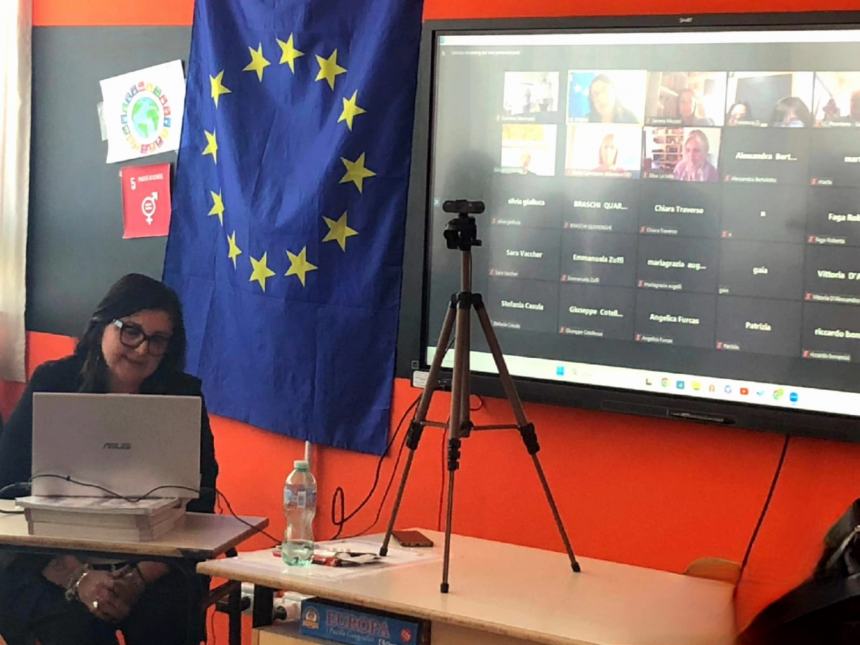 I ragazzi della Brigida ‘accettano’ la sfida di #HackCultura2024: la panchina rossa