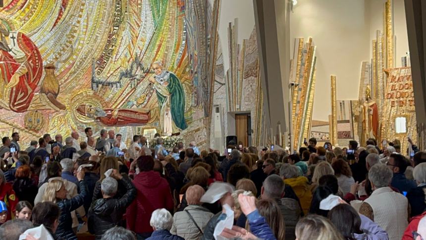 Pellegrinaggio e grande processione delle candele con la Madonna di Fatima