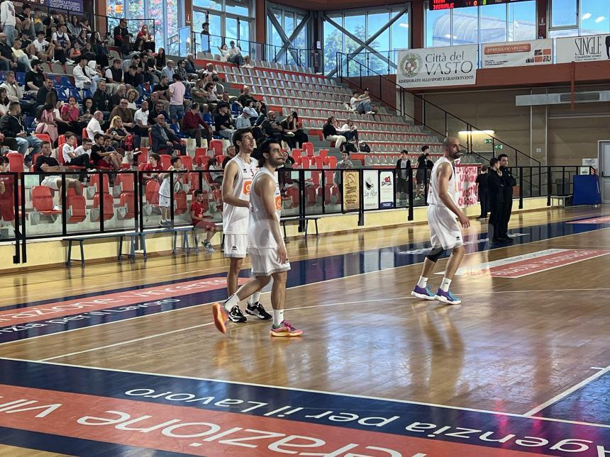 La Vasto Basket mette un piede in finale: Campli dominata al PalaBcc