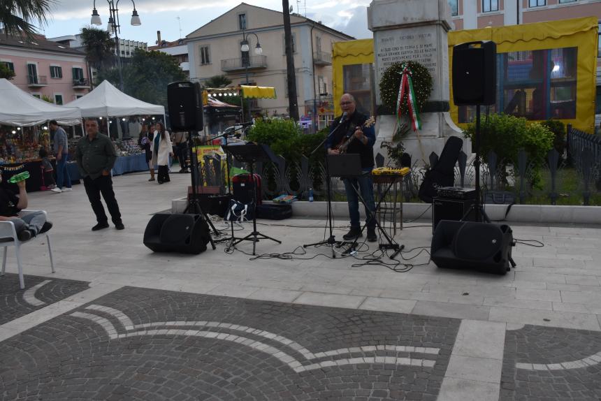 Lo "struscio" festivo: musica e divertimento nel Primo maggio termolese