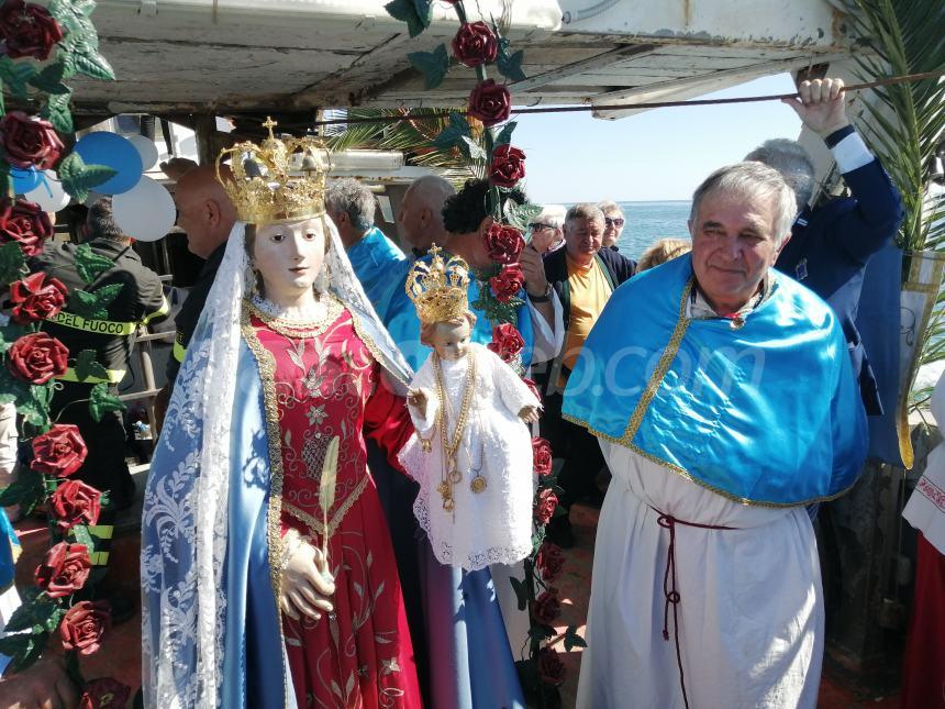 Madonna di Pennaluce, in tanti alla processione in mare: "Emozione di fede e tradizione" 