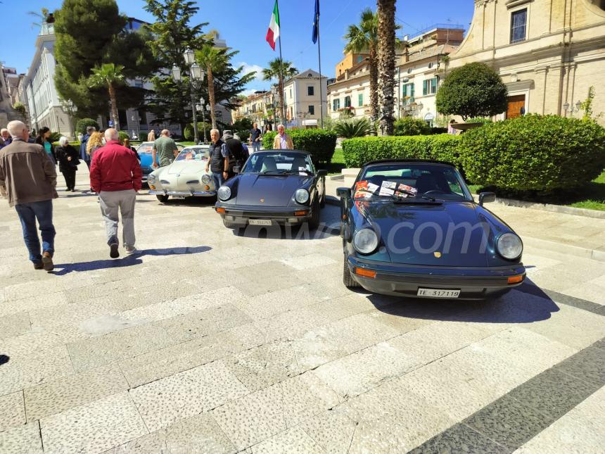 "Bugs on the sea", dalla Porsche alla Dune buggy: icone Volkswagen in piazza Rossetti 