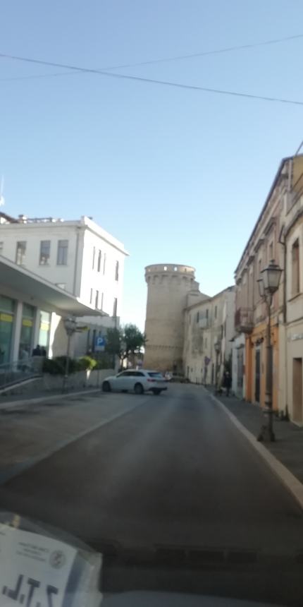 "Diminuiscono i posti auto nel centro storico, si riservino dei posti per residenti in via Cavour"