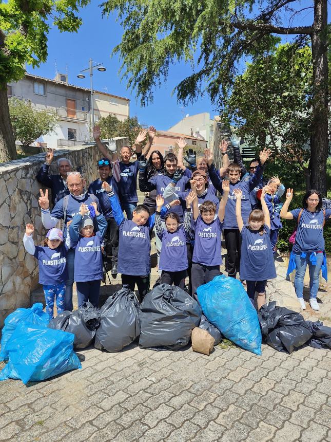 Plastic Free all'opera a Petacciato