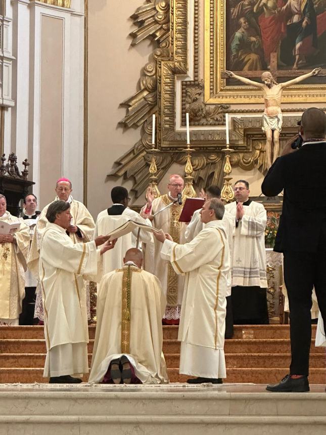 A Chieti  la cerimonia di ordinazione di Mauro Lalli come Arcivescovo e Nunzio Apostolico