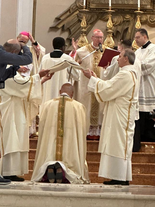 A Chieti  la cerimonia di ordinazione di Mauro Lalli come Arcivescovo e Nunzio Apostolico