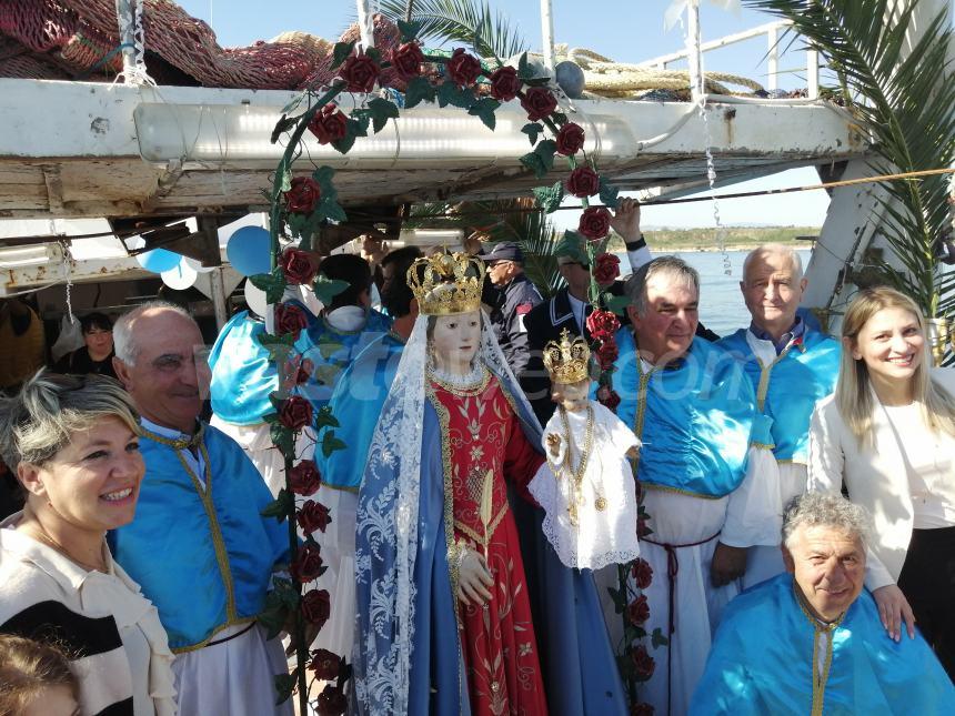 Madonna di Pennaluce, in tanti alla processione in mare: "Emozione di fede e tradizione" 