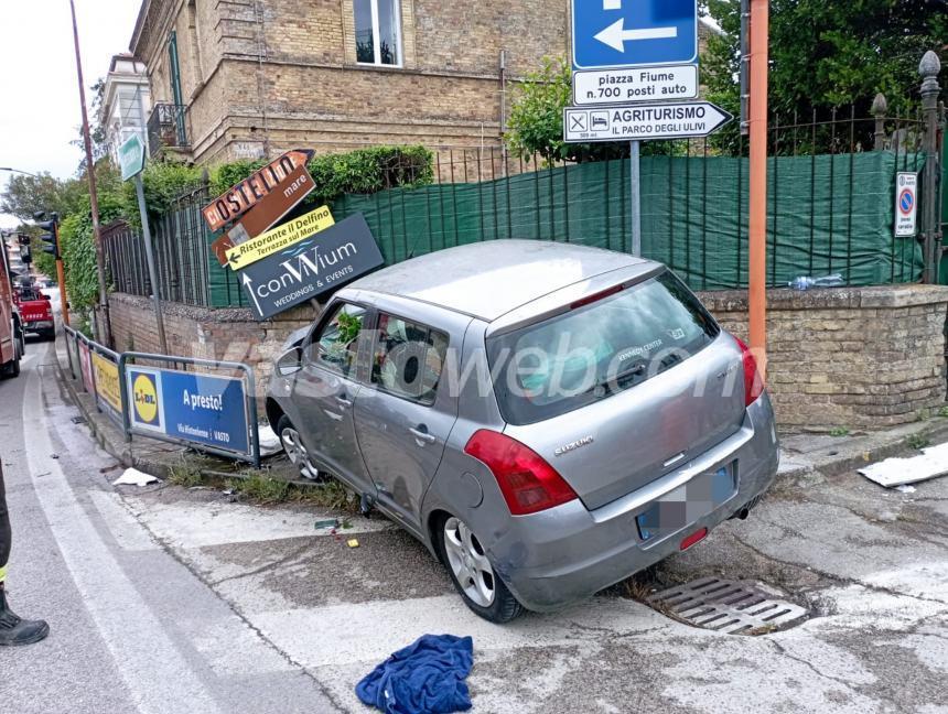 Auto finisce contro muretto a Vasto Marina, ferita una coppia