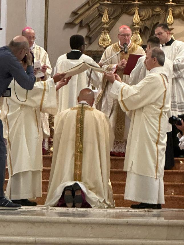 A Chieti  la cerimonia di ordinazione di Mauro Lalli come Arcivescovo e Nunzio Apostolico