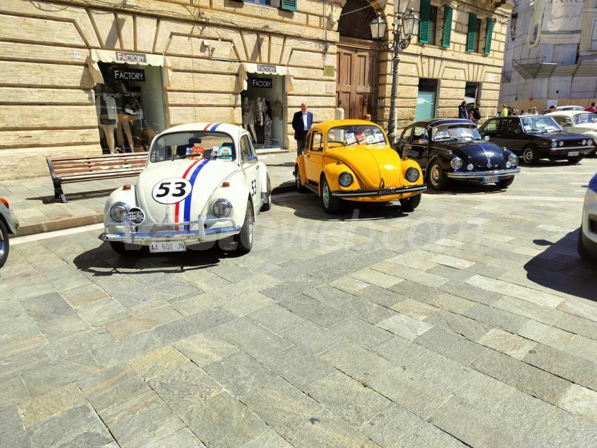 "Bugs on the sea", dalla Porsche alla Dune buggy: icone Volkswagen in piazza Rossetti 