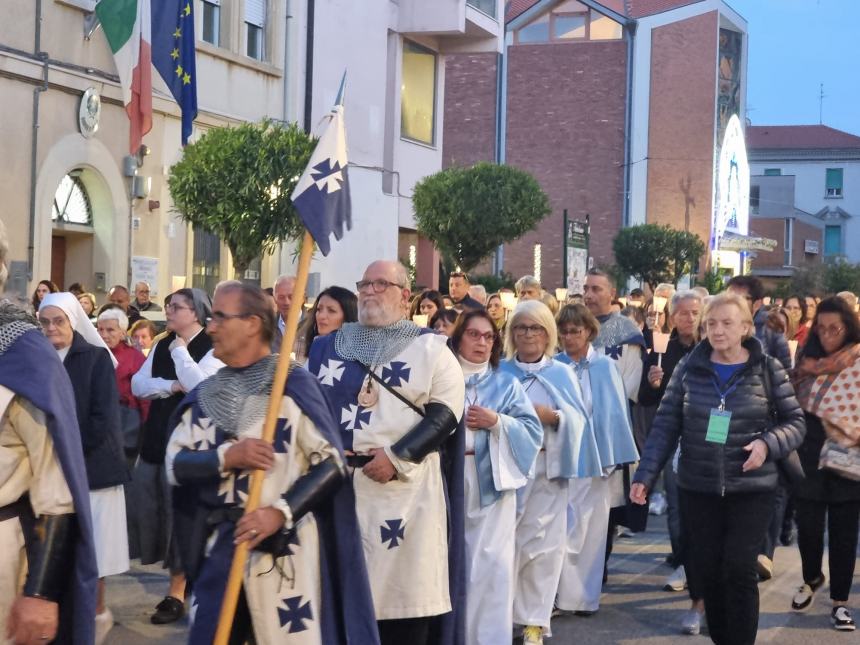 Pellegrinaggio e grande processione delle candele con la Madonna di Fatima