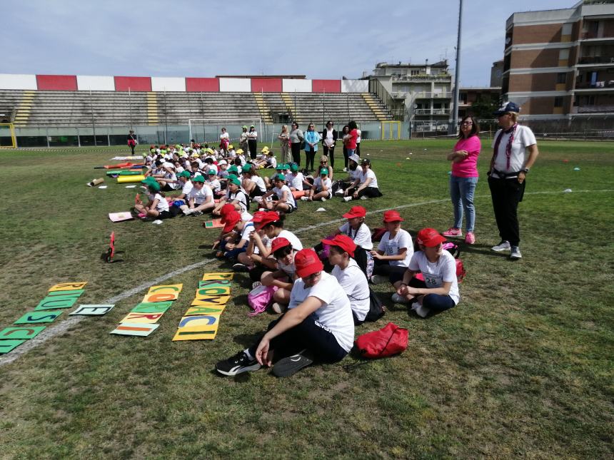 250 studenti alla corsa contro la fame: “Ogni giro è un dono per il Bangladesh”