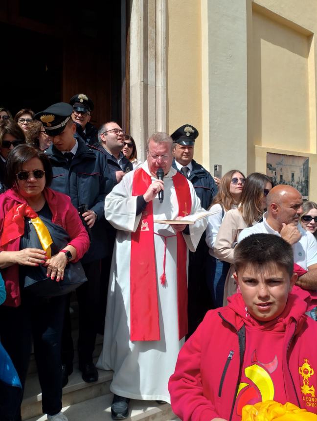 La benedizione prima della Carrese