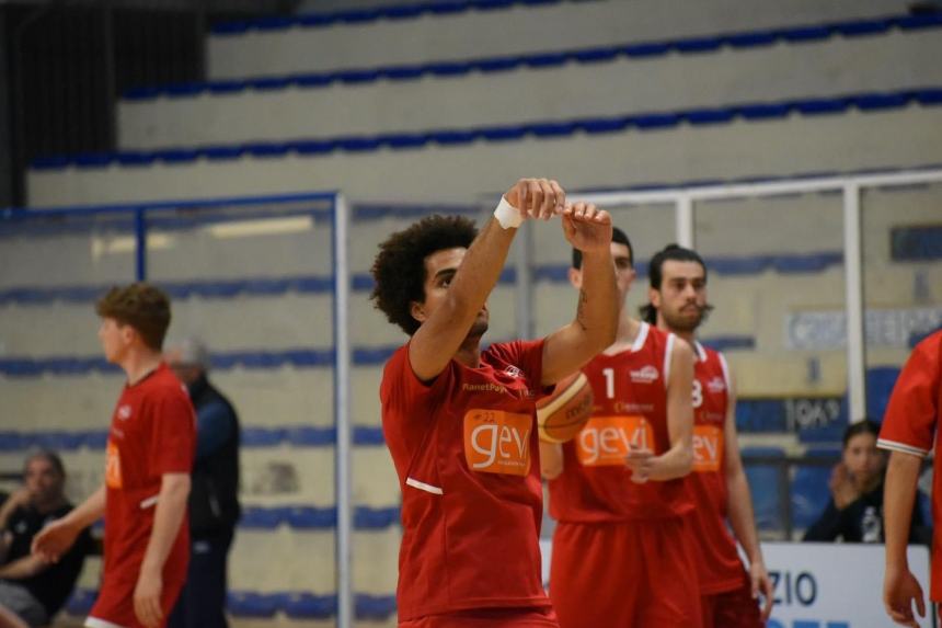 Vasto Basket, la semifinale playoff è tua: Roseto schiantato con 100 punti