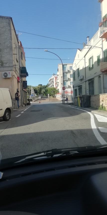 "Diminuiscono i posti auto nel centro storico, si riservino dei posti per residenti in via Cavour"