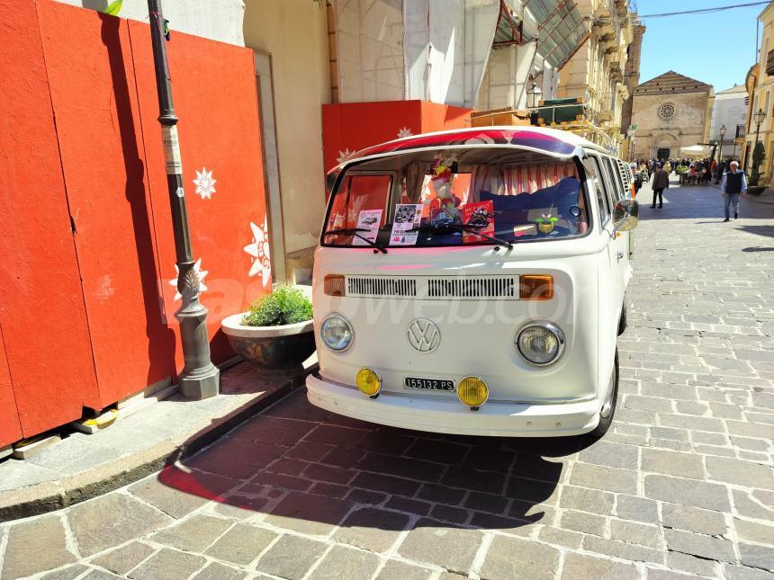 "Bugs on the sea", dalla Porsche alla Dune buggy: icone Volkswagen in piazza Rossetti 