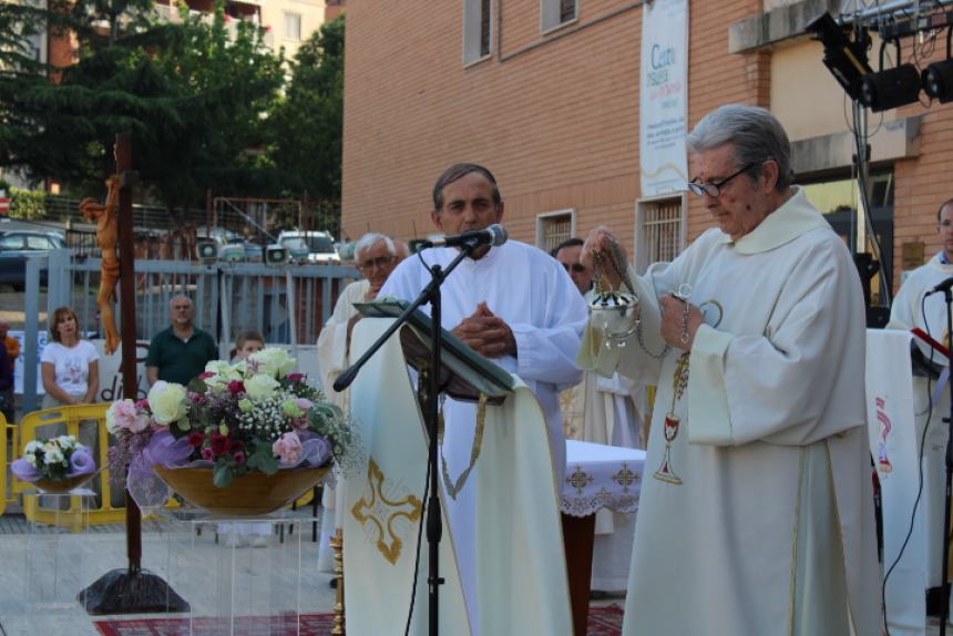 Tanti fedeli ai Salesiani per la  festa in onore di Maria Ausiliatrice