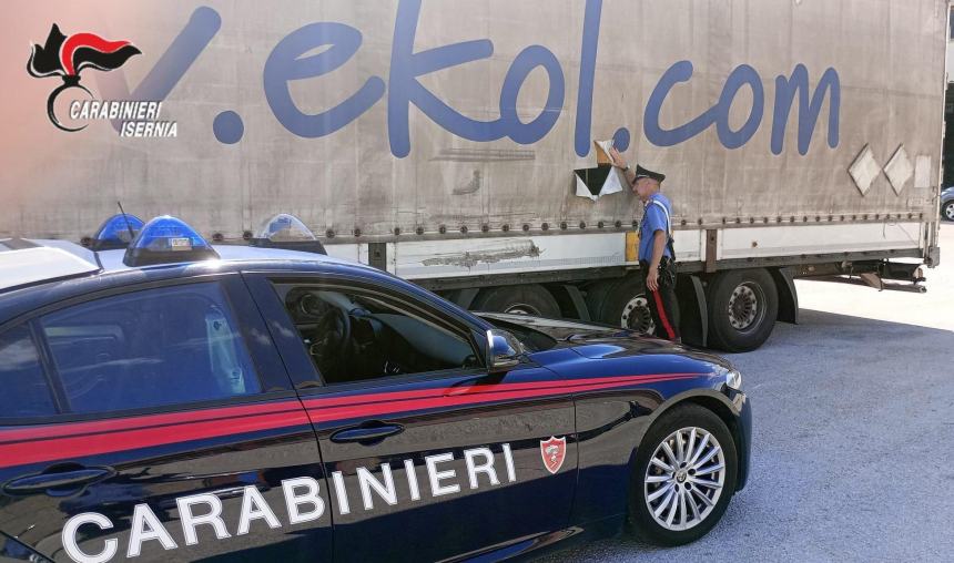 Trasporta immigrati clandestini. Arrestato dai Carabinieri.