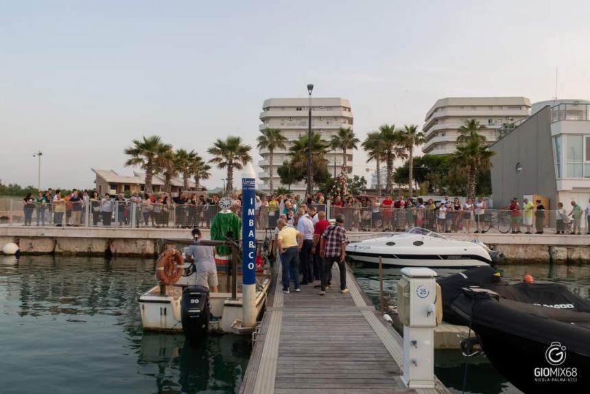 A San Salvo la festa di San Nicola con "il suggestivo imbarco in mare" 