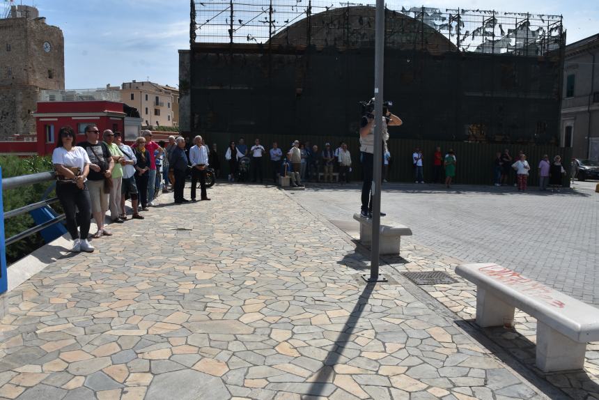 Cerimonia dell’alzabandiera a Piazza Sant’Antonio