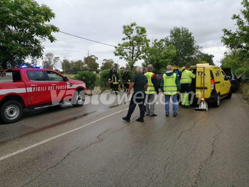 Frontale alla fine di via del Porto a Vasto, 5 persone in ospedale