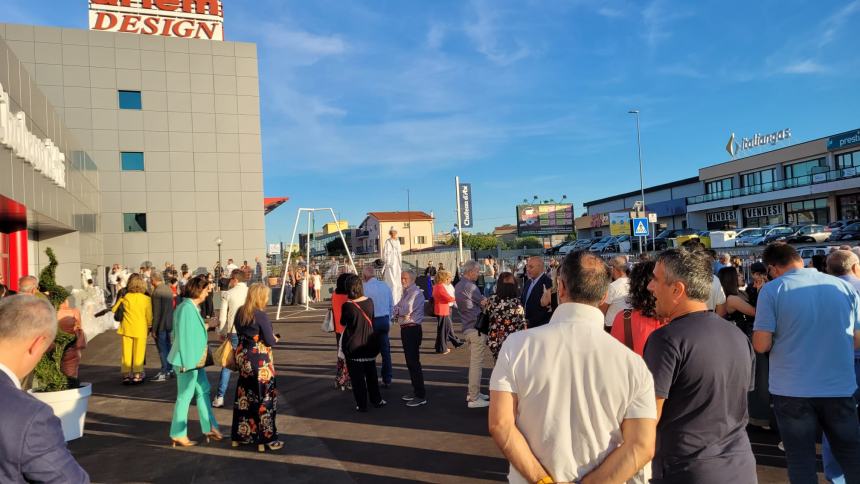 L'inaugurazione in via Corsica