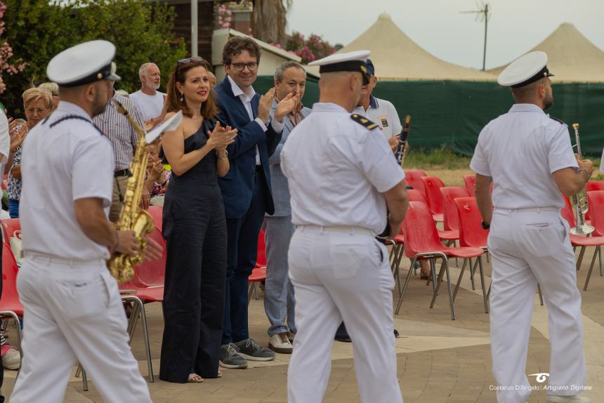 Tripla esibizione della Fanfara dell’Accademia navale di Livorno: “Applausi da cittadini e turisti” 