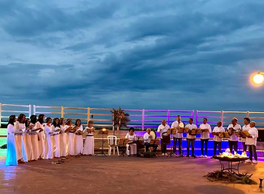 Successo a Torino di Sangro del Coro Stella Maris e del gruppo Danze Medievali di Vasto