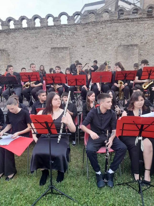 Applausi al d’Avalos per l’esibizione dell’orchestra giovanile del Liceo Mattioli