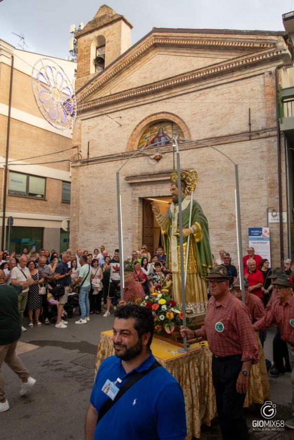 A San Salvo la festa di San Nicola con "il suggestivo imbarco in mare" 