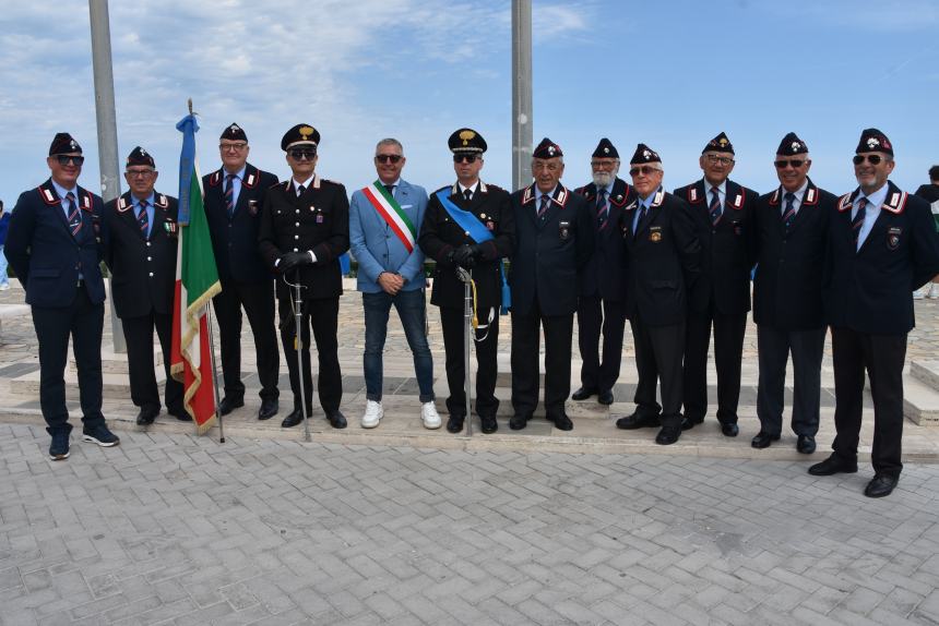 Cerimonia dell’alzabandiera a Piazza Sant’Antonio