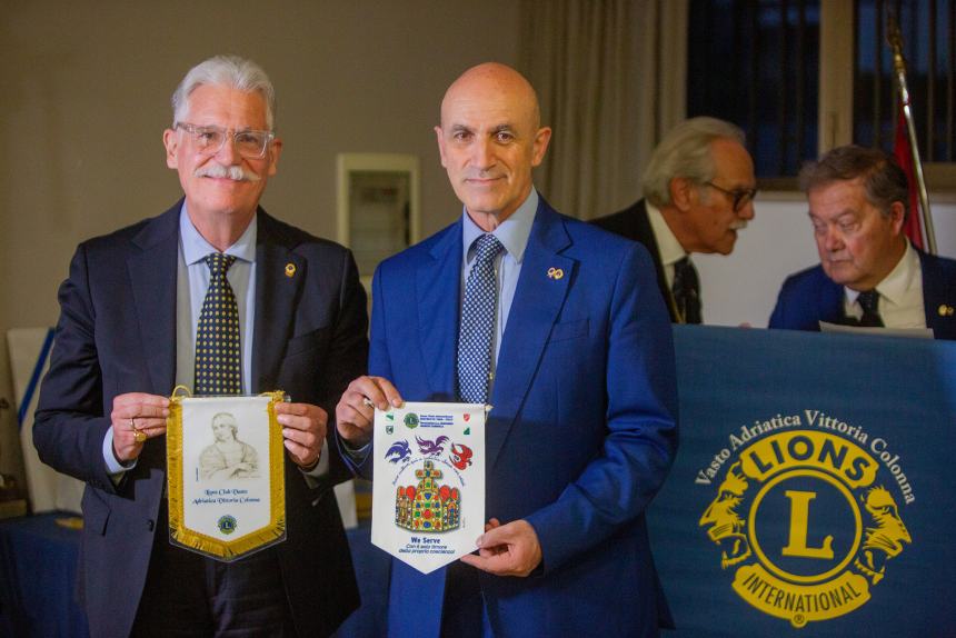  32° anniversario Titolo Lions Club Vasto Adriatica Vittoria Colonna, donazioni e riconoscimenti nella XXXII Charter Night