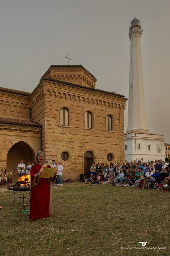 Emozioni tra canti e danze a Punta Penna: Vasto ha dato il benvenuto all'Estate 