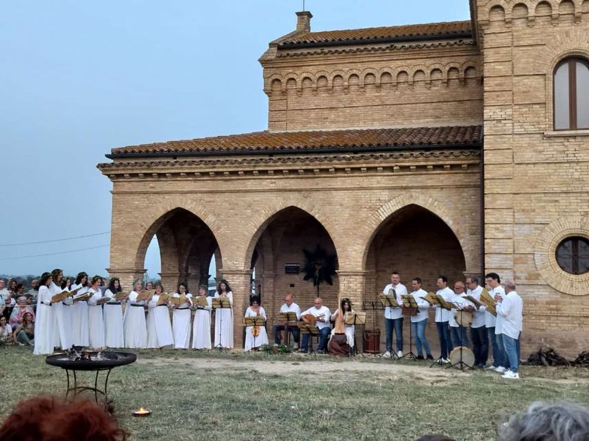 Emozioni tra canti e danze a Punta Penna: Vasto ha dato il benvenuto all'Estate 