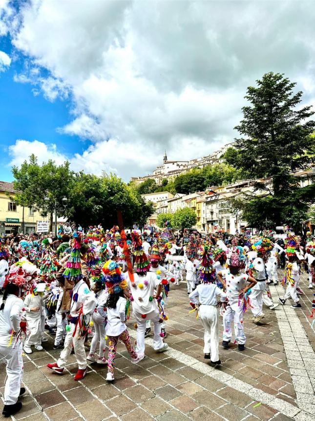 A Castiglione la Festa di carnevale in paese: