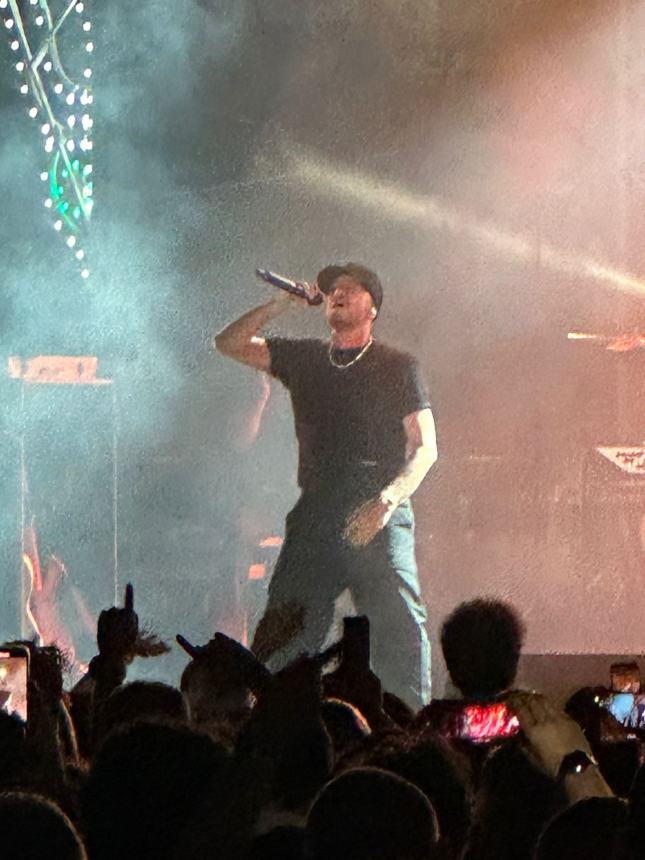 A Casalbordino piazza della Madonna dei Miracoli gremita per il concerto di Raf