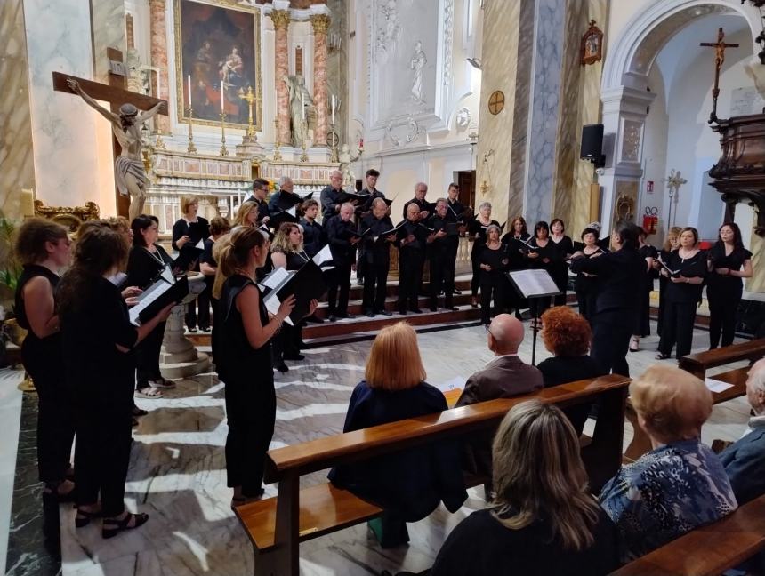 Tanti applausi a Chieti per l’esibizione del Coro polifonico Histonium