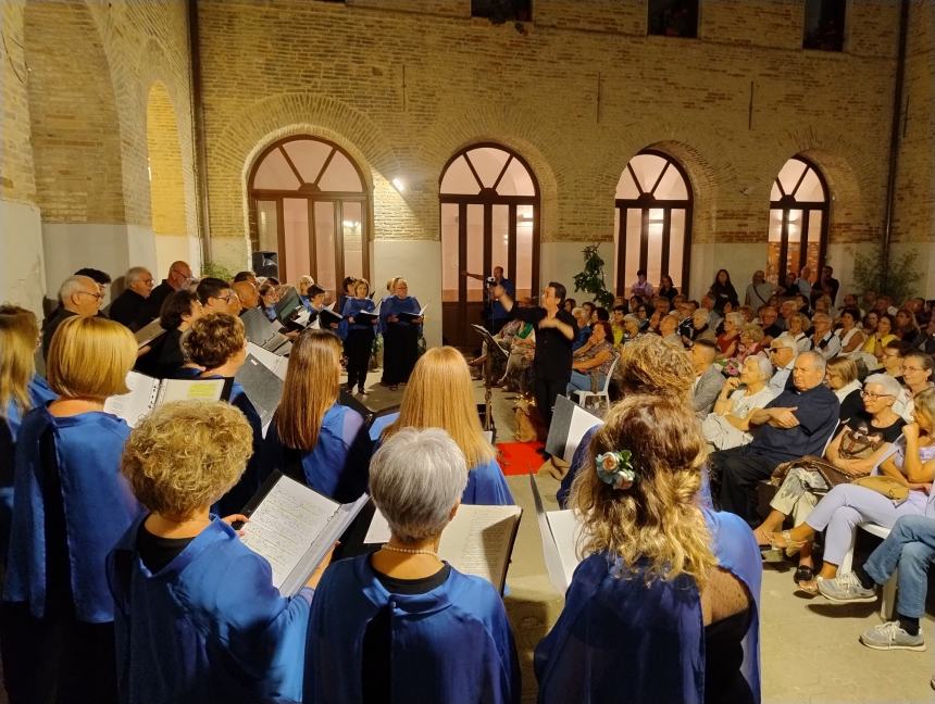 Il Coro polifonico Histonium a Vasto regala emozioni con “La magica notte di San Giovanni”