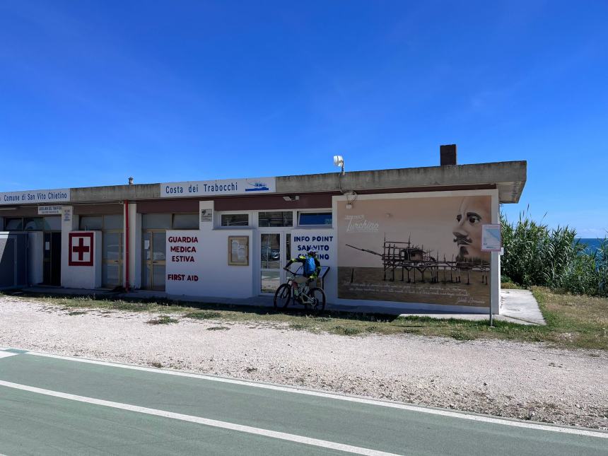 Un nuovo murales sulla Via Verde dedicato alla storia dei Trabocchi e D'Annunzio