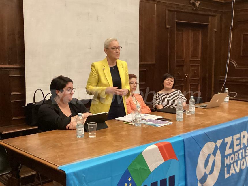 “Piena attuazione della legge sull'aborto e maggiori tutele per le donne”