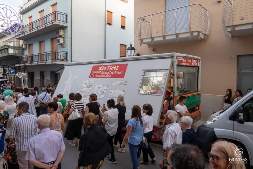 A San Salvo la festa di San Nicola con "il suggestivo imbarco in mare" 