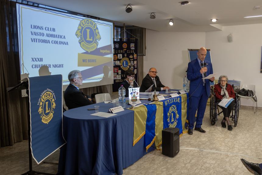  32° anniversario Titolo Lions Club Vasto Adriatica Vittoria Colonna, donazioni e riconoscimenti nella XXXII Charter Night