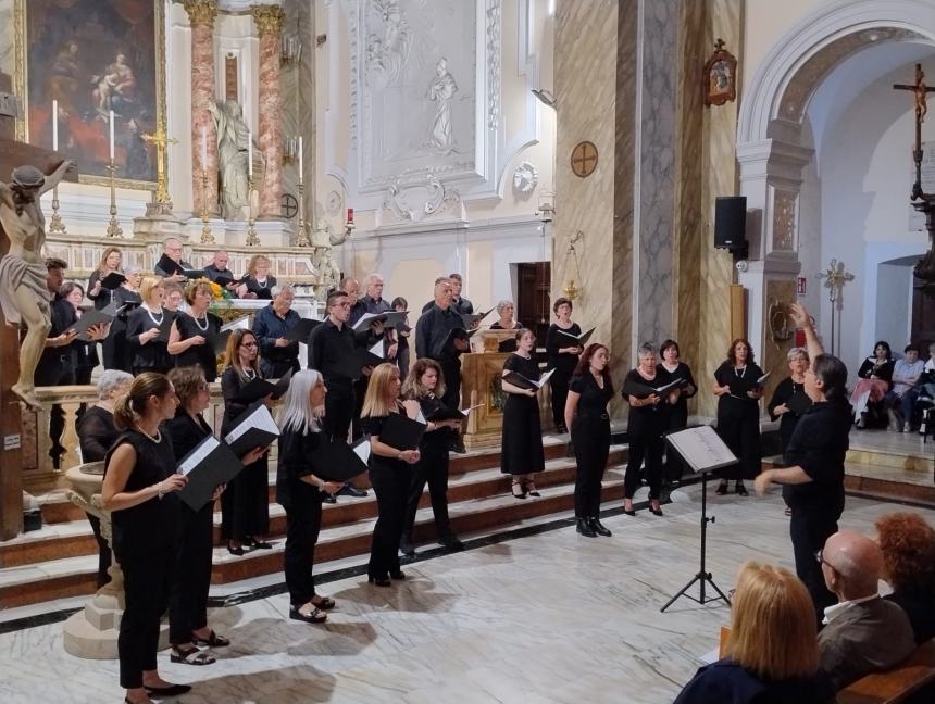 Tanti applausi a Chieti per l’esibizione del Coro polifonico Histonium