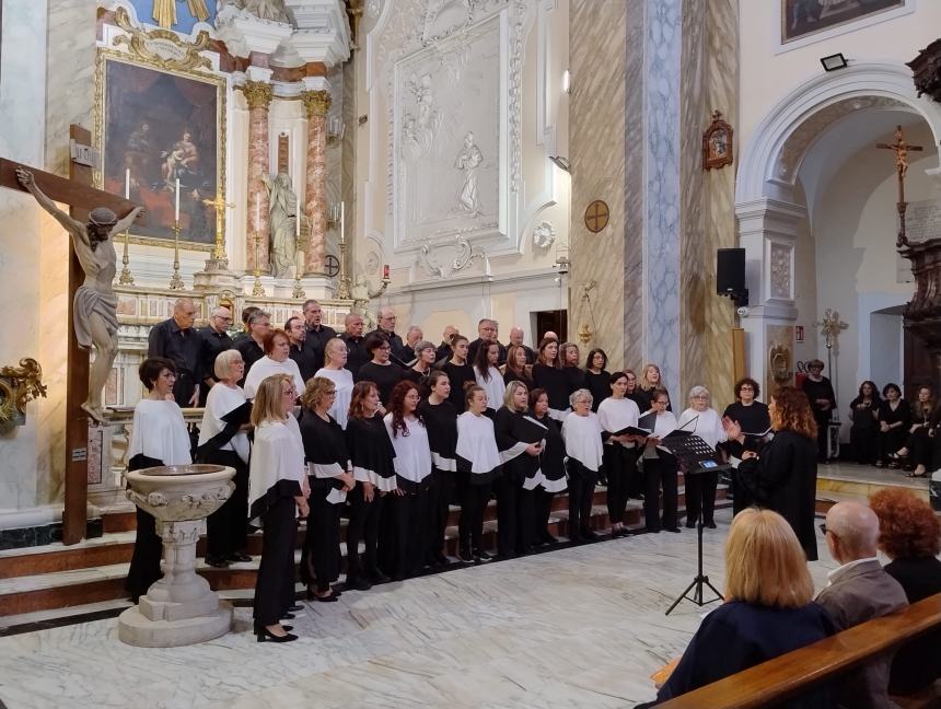 Tanti applausi a Chieti per l’esibizione del Coro polifonico Histonium