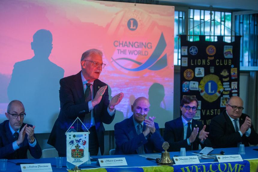  32° anniversario Titolo Lions Club Vasto Adriatica Vittoria Colonna, donazioni e riconoscimenti nella XXXII Charter Night